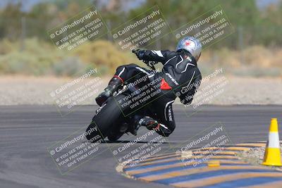 media/Sep-25-2023-Moto Forza (Mon) [[81ffa65e0a]]/B-C Group/Session 4 (Turn 2 Backside)/